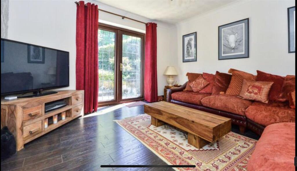 Sitting Room/Bedroom