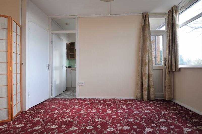 LIVING ROOM AREA