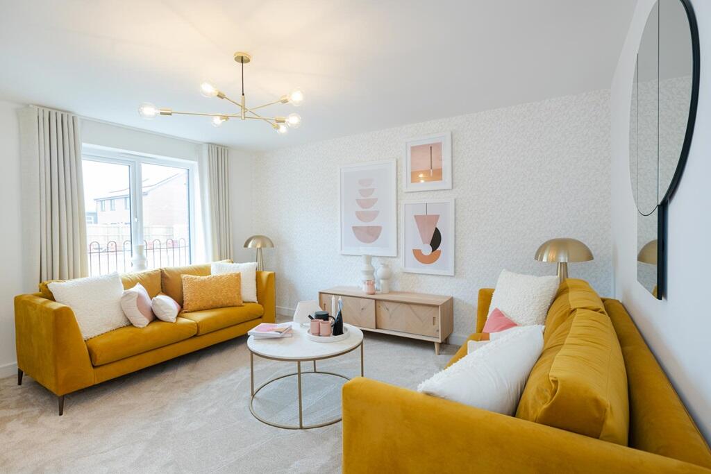 Lounge with plenty of space for two sofas