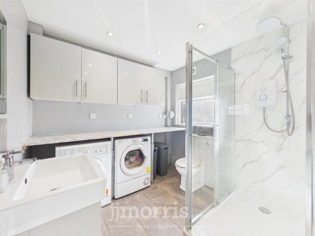 Shower Room / Utility