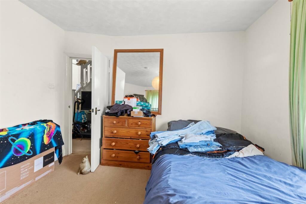 Flat 92a Bedroom 1.jpg