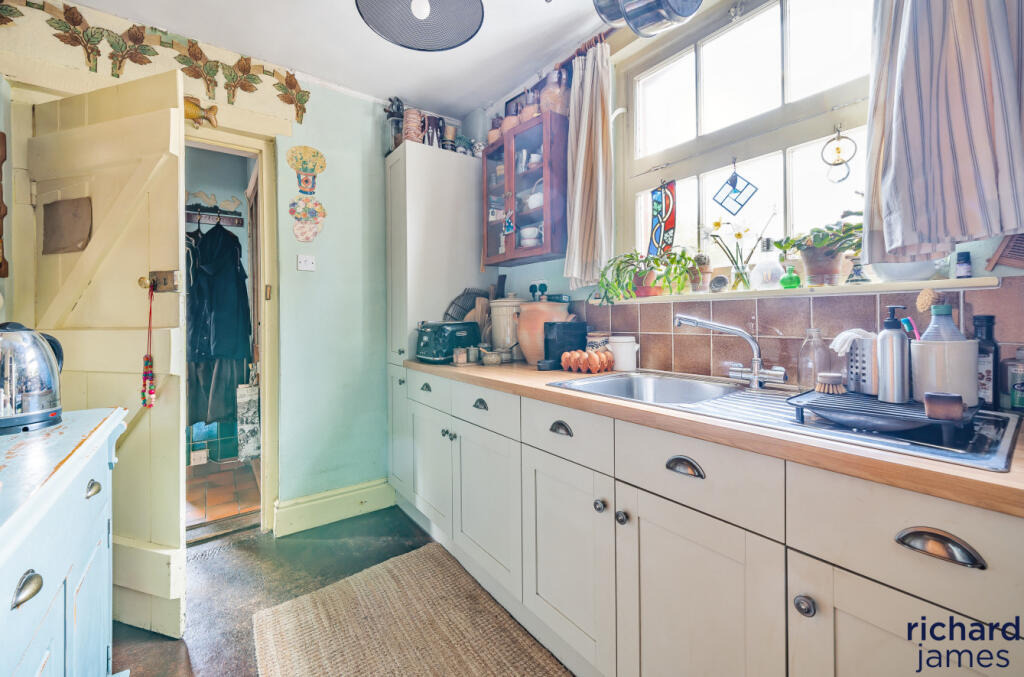 f4bc7691-d231-45e...