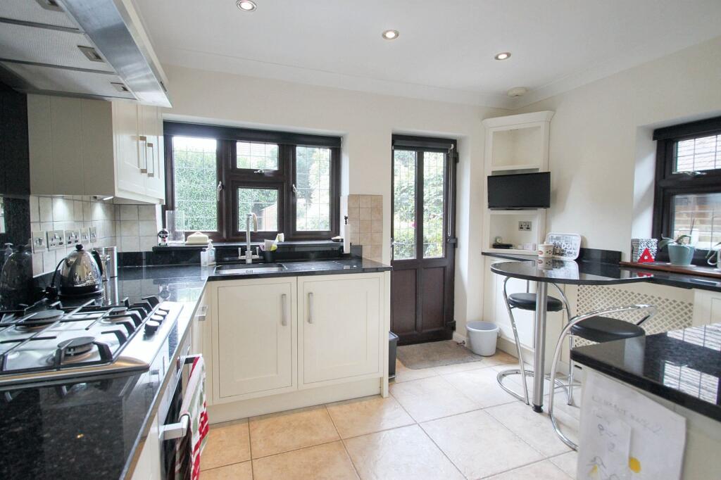 Kitchen / Breakfast Room