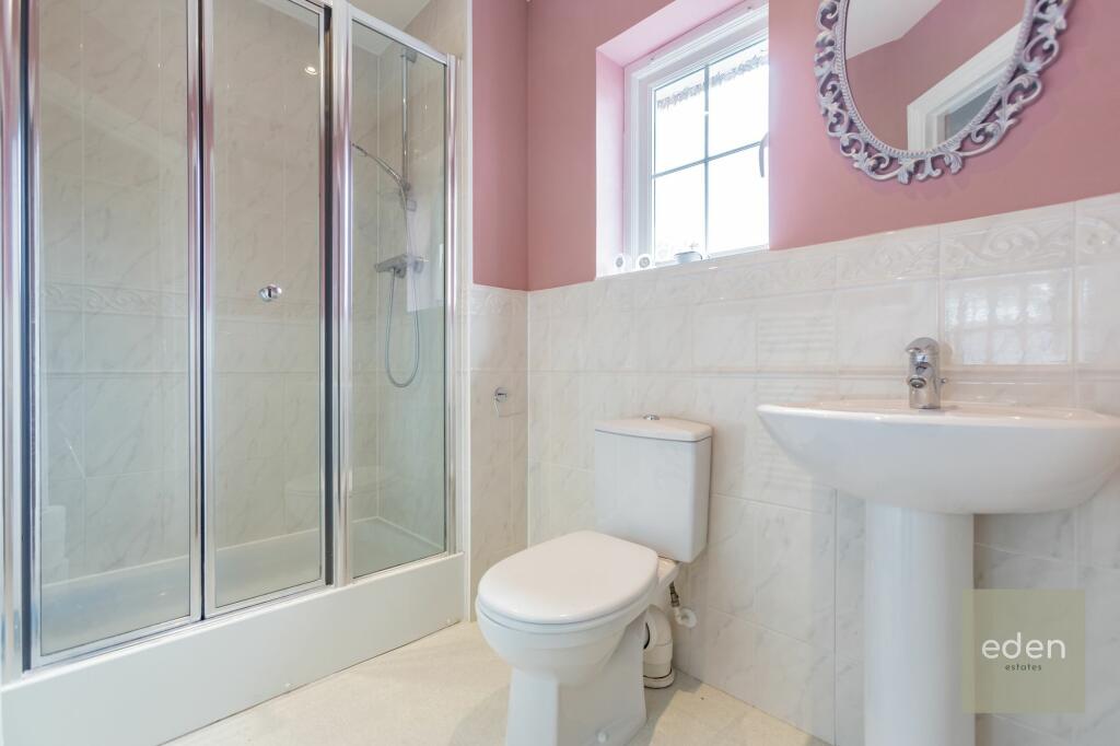 EN SUITE