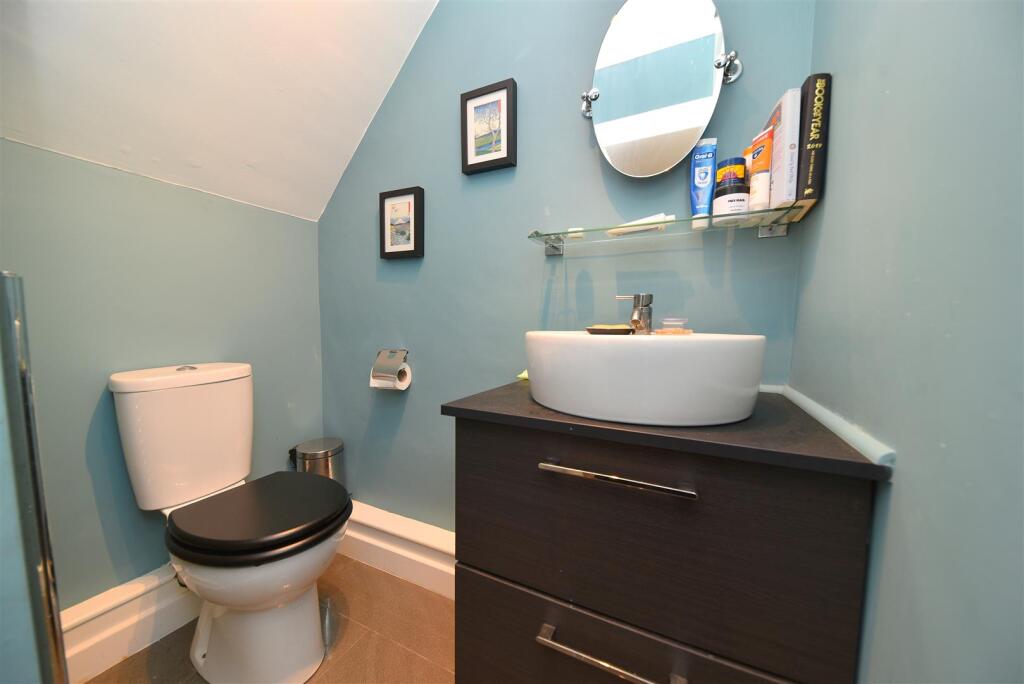 ground floor wc.JPG