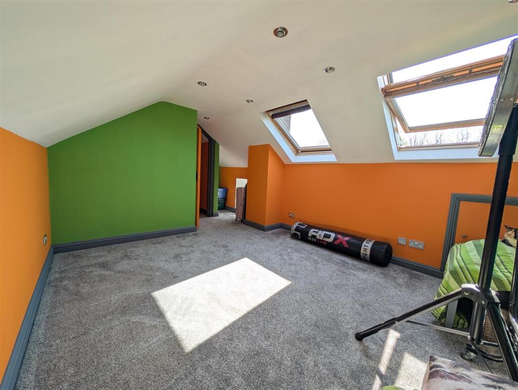 Attic Bedroom 1.jpg