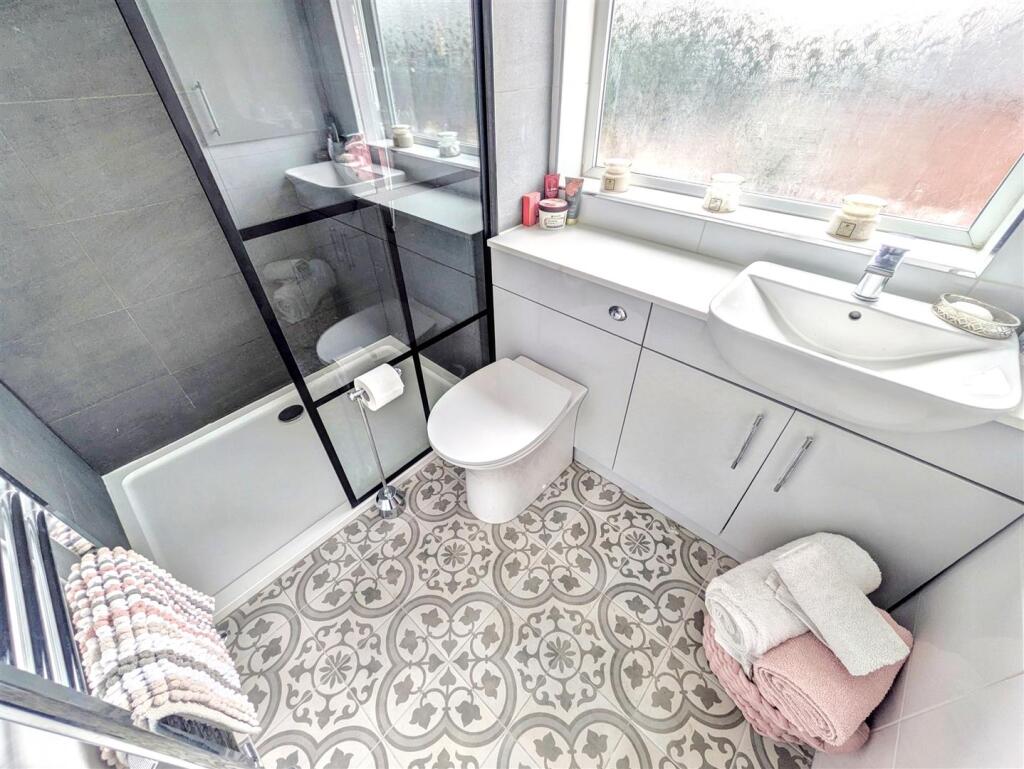 Shower Room.jpeg