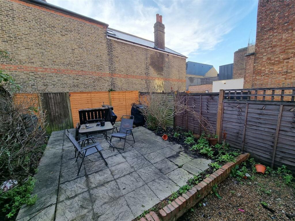 147 tooting High Street Garden.jpg