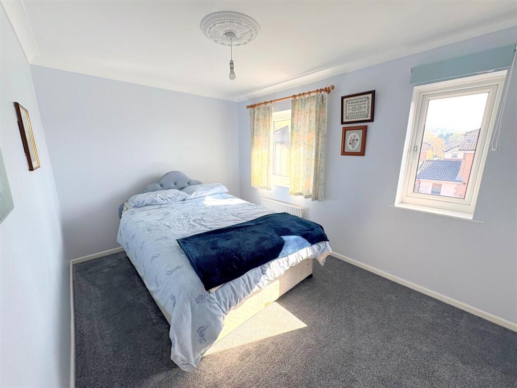 Bedroom 1a.jpg