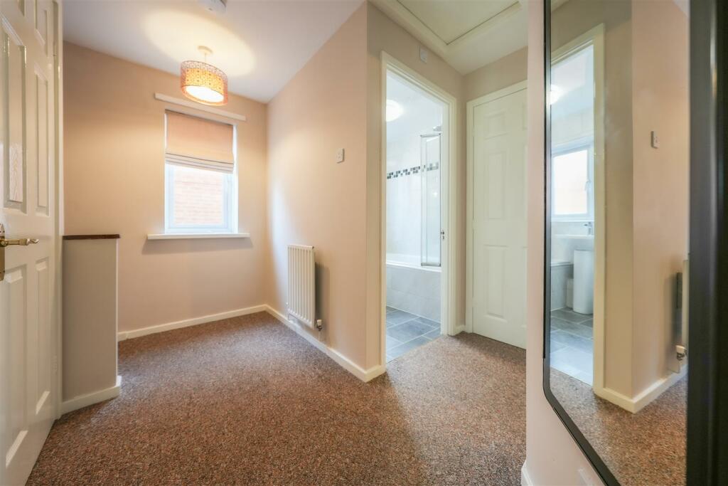 FIRST FLOOR LANDING