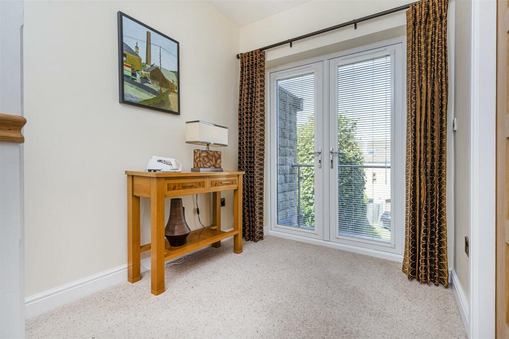 Bramleys Estate Agents - Long Lane - Honley (27).j