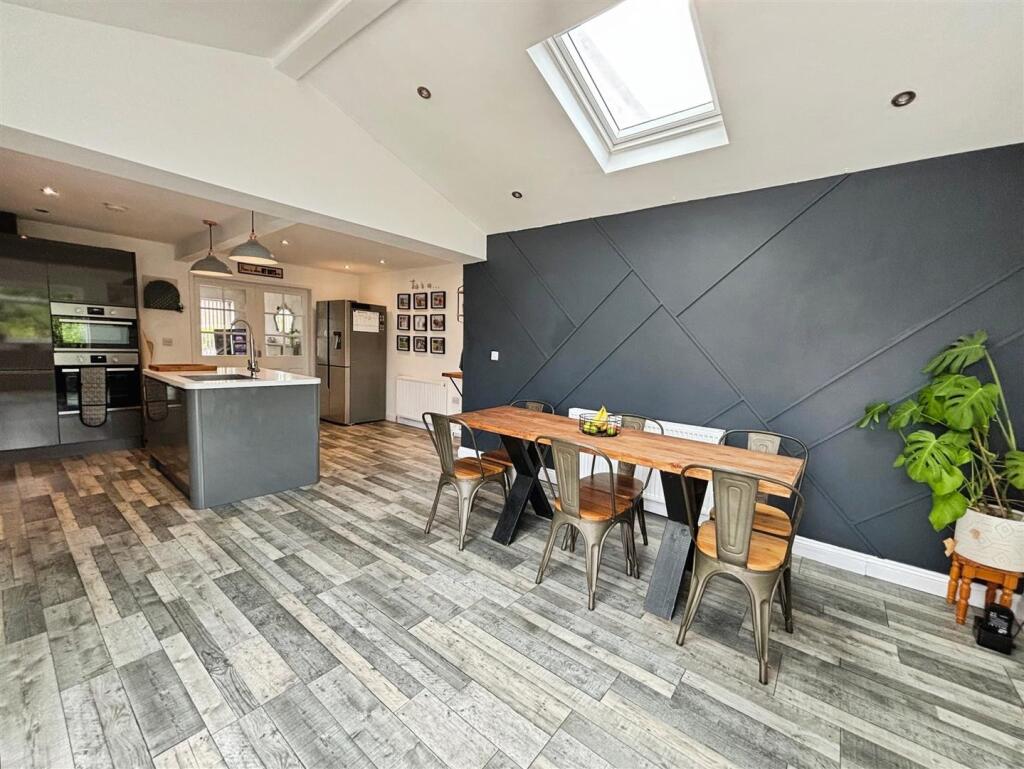 Kitchen/Family Room