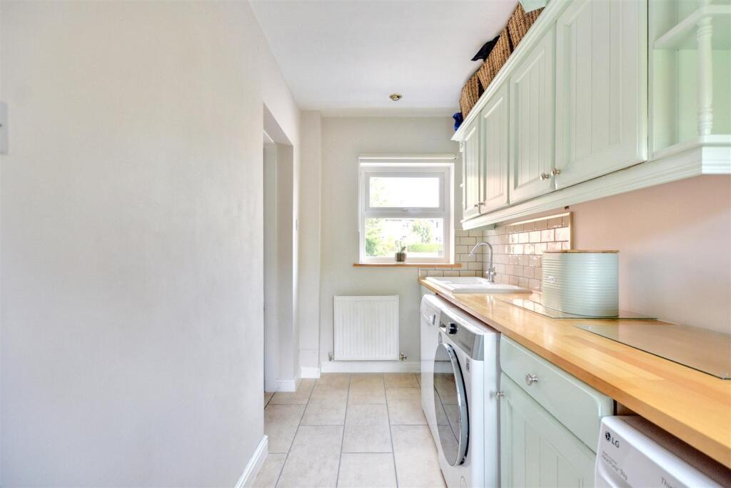Utility Room_2.jpeg