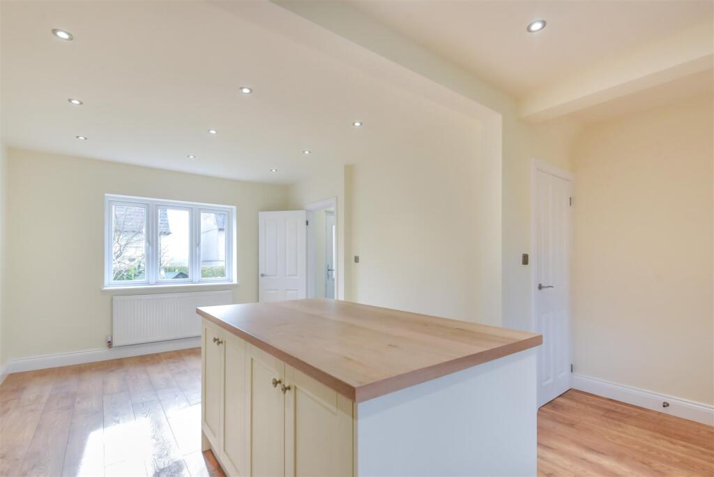 8640855-interior17.jpg