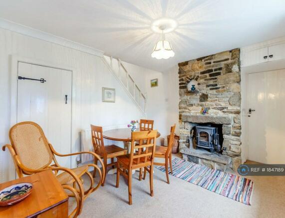Alternate angle, dining room.