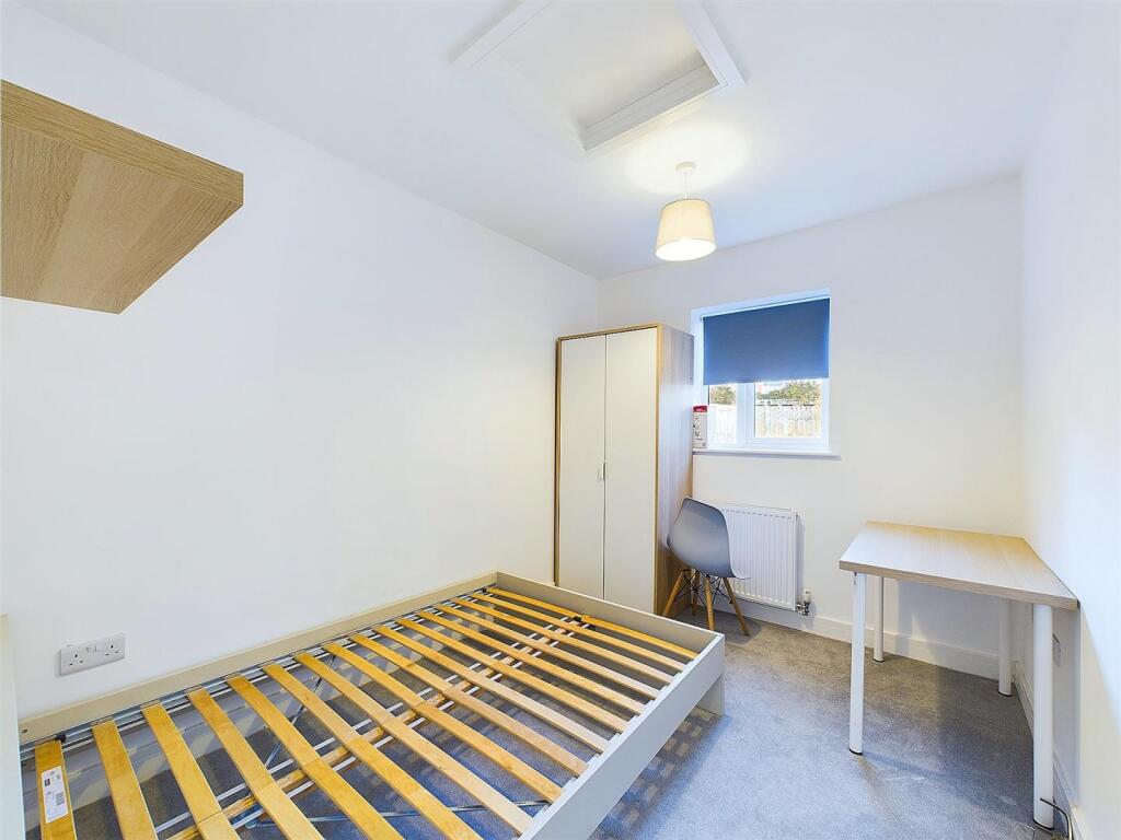 9 - 6 Bed HMO Filton.jpg