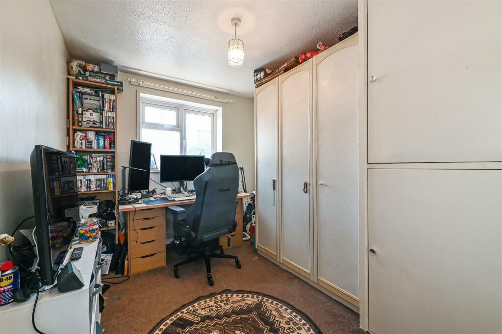 Bedroom 3 / Study