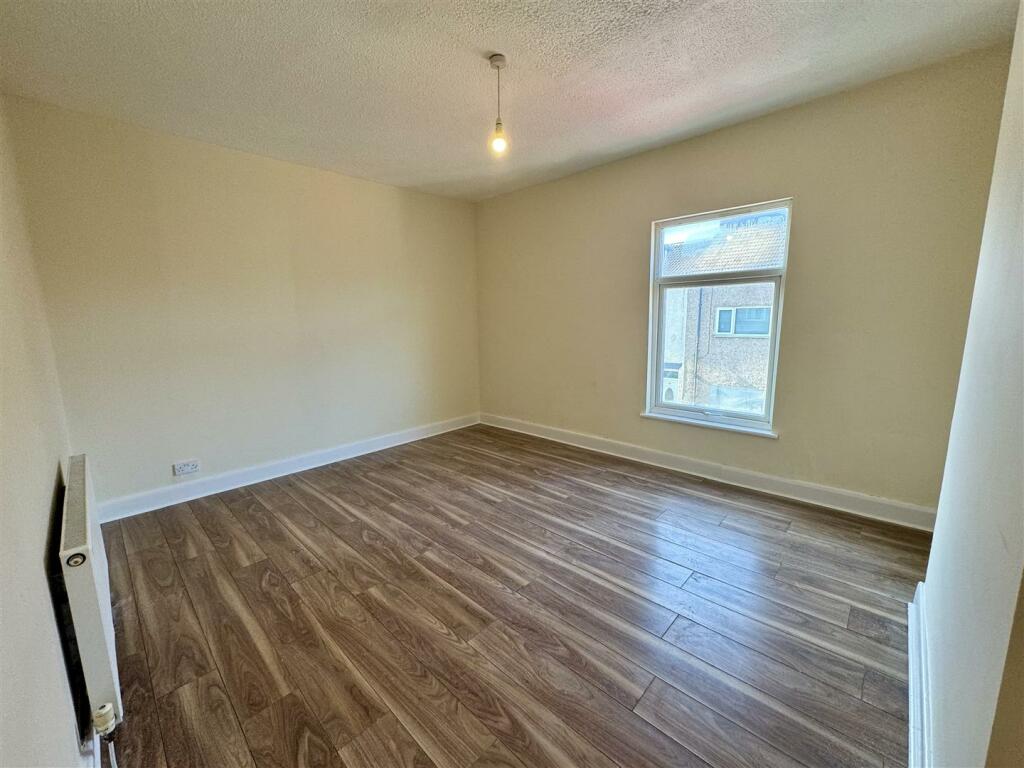 Principal bedroom