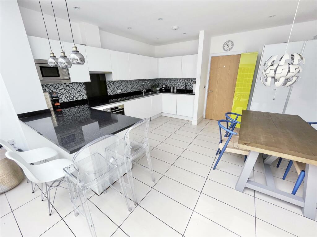 Open Plan Living Dining Kitchen Aspect 6.jpg