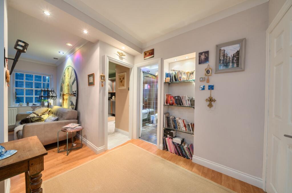 EweMove Harrogate Hallway