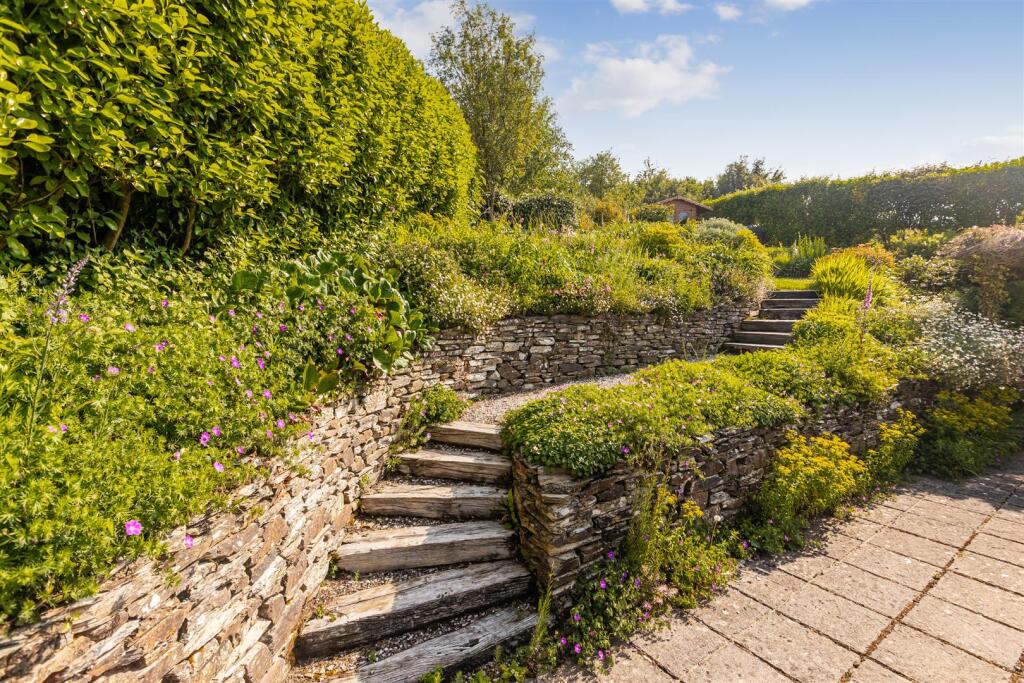 A16 - Ashprington Externals, Greys - 240521.jpg