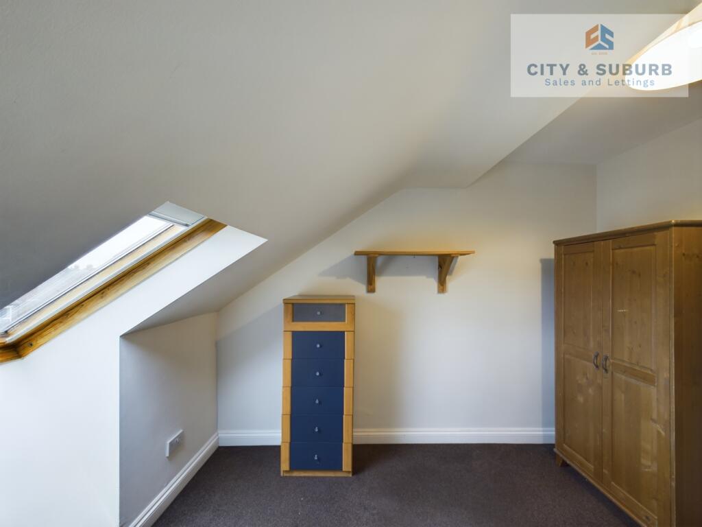 CAM01351G0-PR0112-STILL003