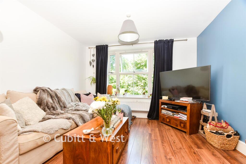 Living / Dining Area