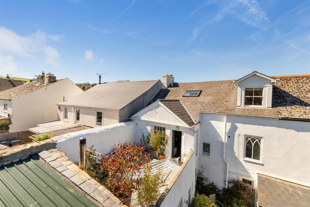 A06 - 52 Milton Street Brixham - 250411.jpg