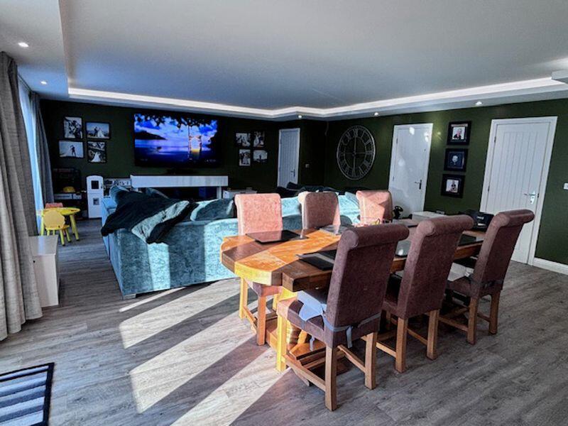 Open Plan Living/Dining Area