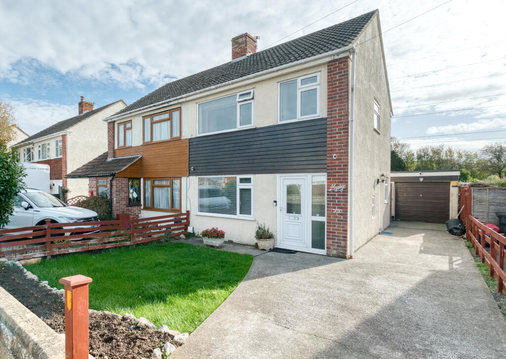 3 bed semi-detached house for sale