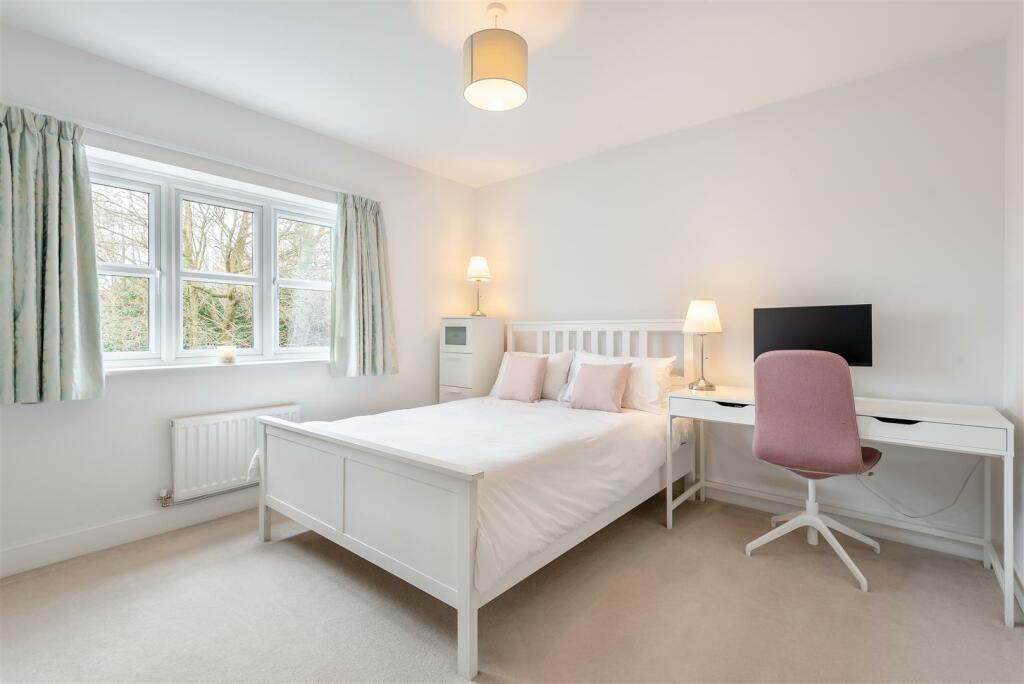 8588285-interior20.jpg
