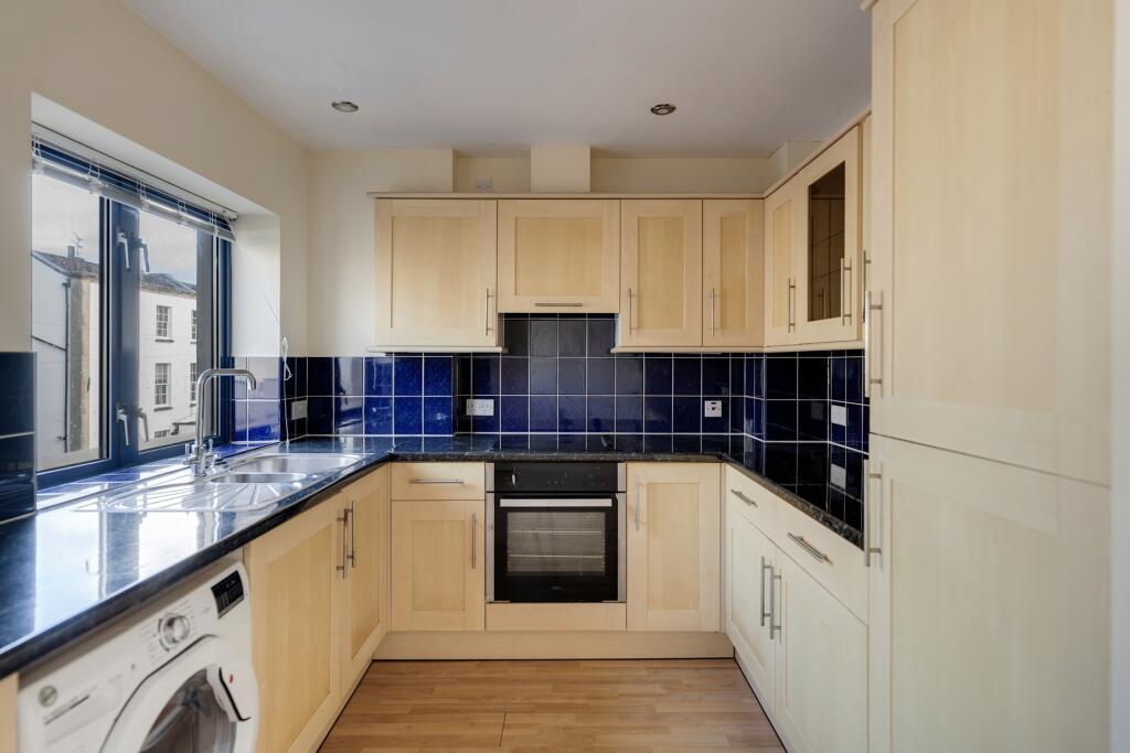 Kitchen ()