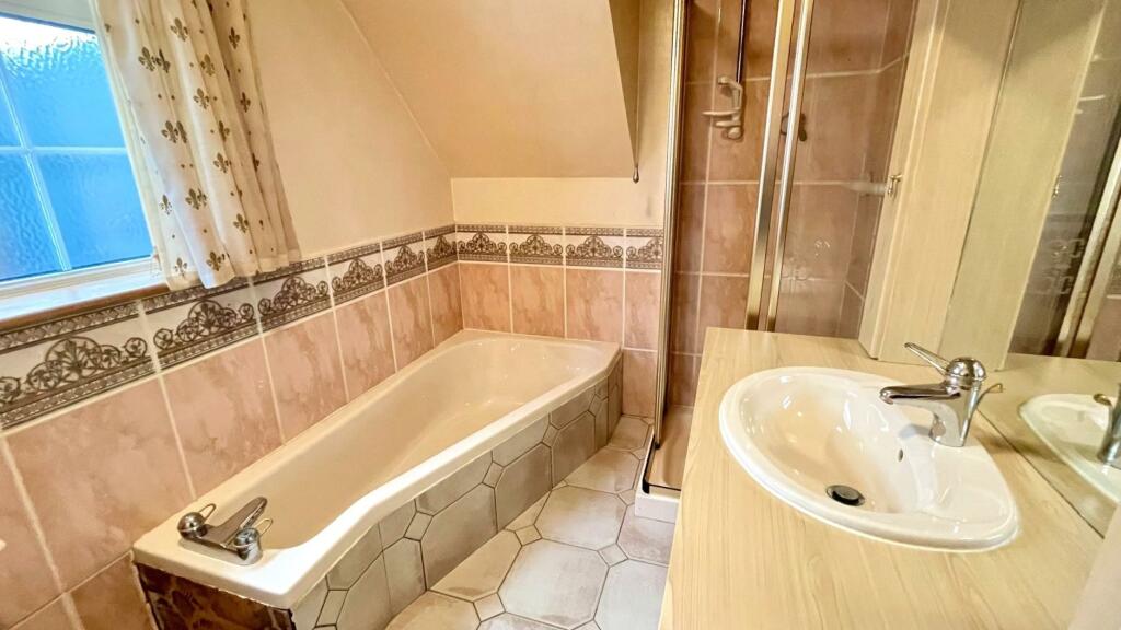 4 PIECE GROUND FLOOR BATHROOM