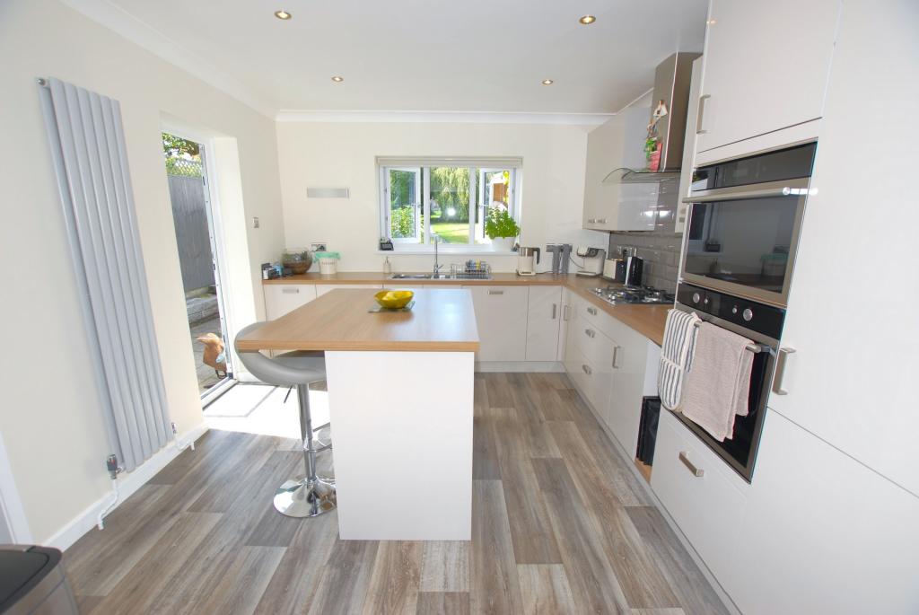 Kitchen/Breakfast rm