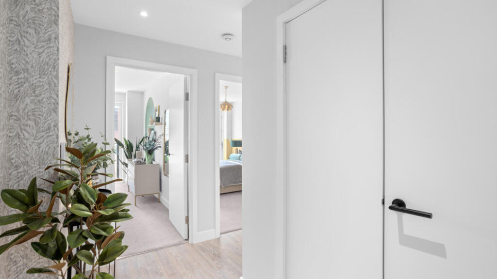 Capital Interchange Way,
Brentford, 
TW8 0EX
