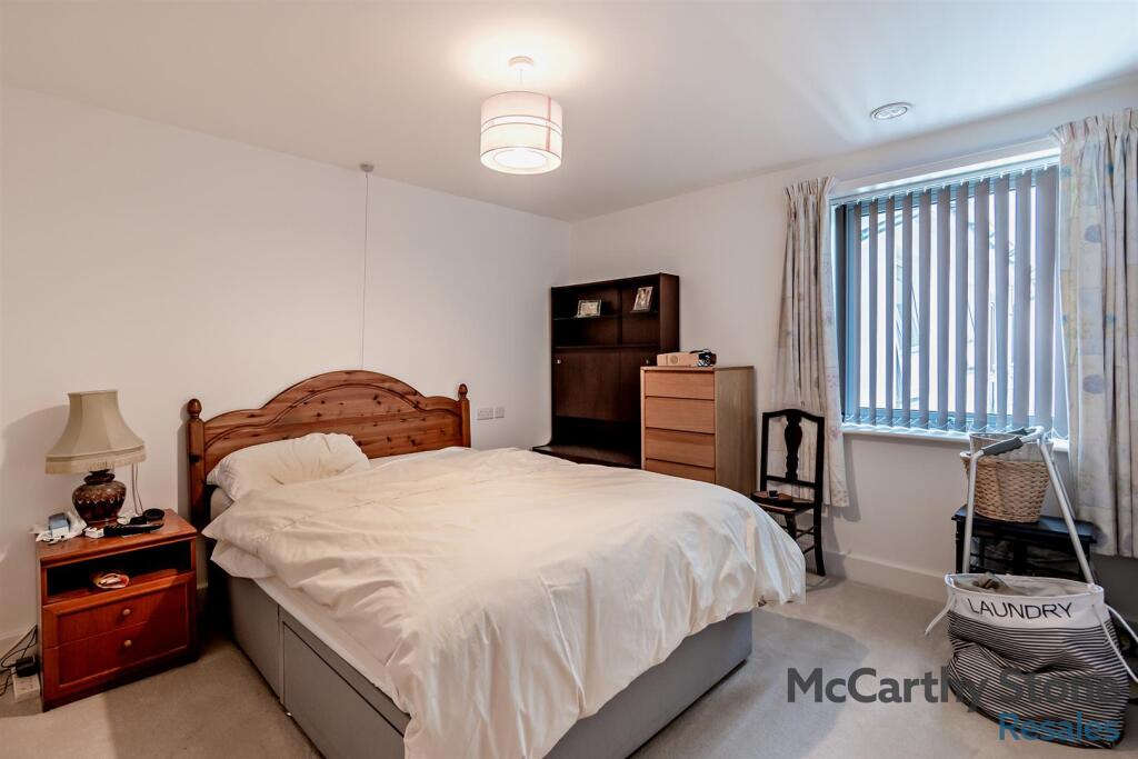 8661174-interior02-800.jpg
