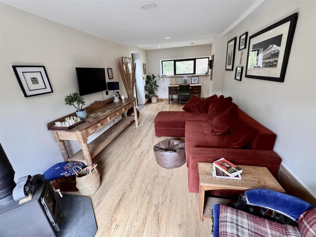 Bedroom 4/Snug