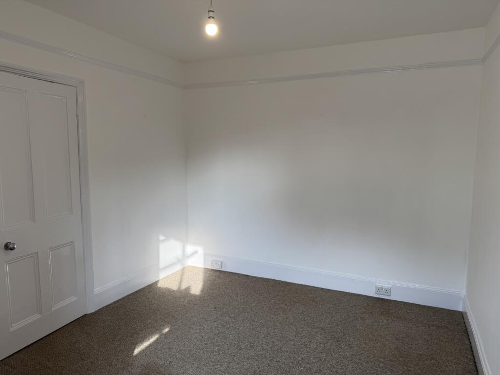 Bedroom 1 (2)