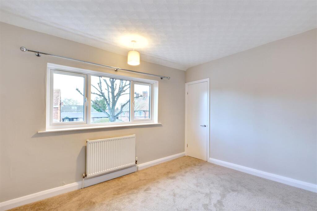 Bedroom 1_2.jpeg