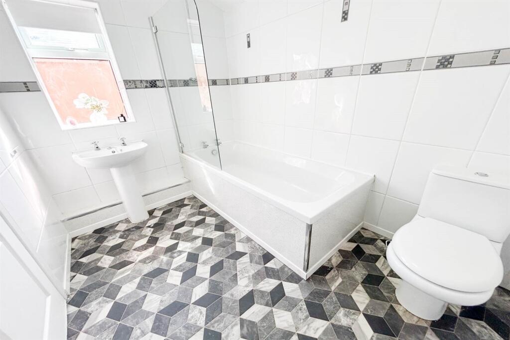 Ground Floor Bathroo