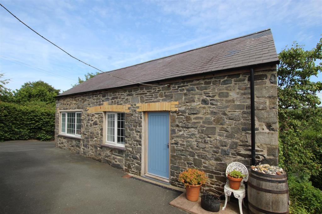 cottage.JPG