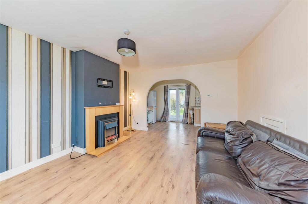 27 Balmoral Avenue Dundee-8.JPG