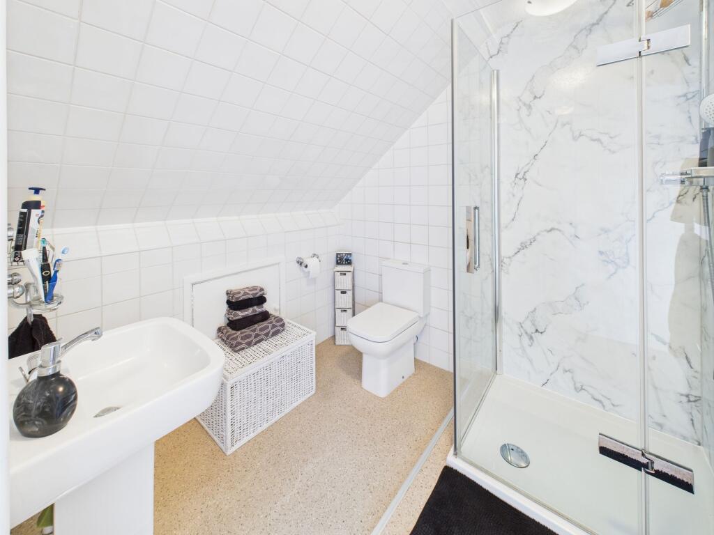 En-suite Shower Room (First Floor)