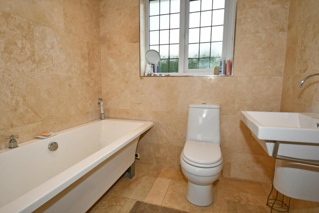 En-Suite Bathroom