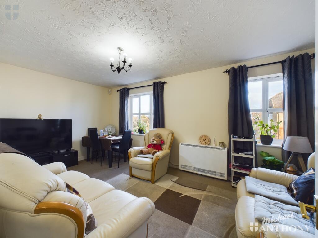 CAM03218G0-PR0504-STILL005