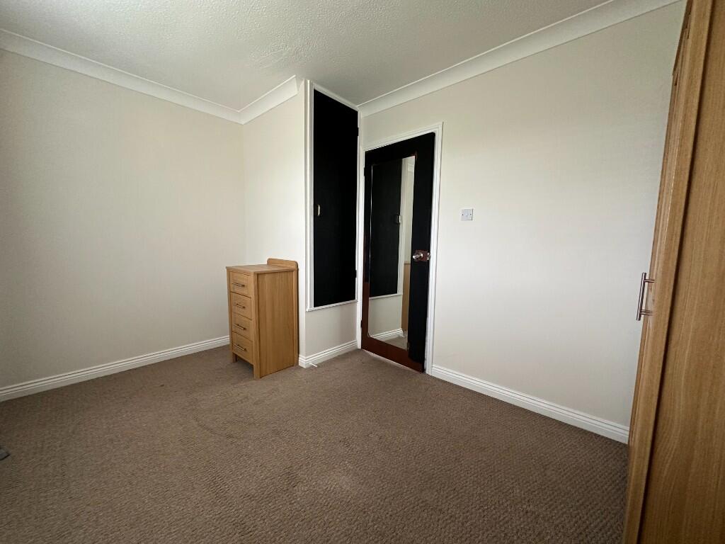 Rear bedroom