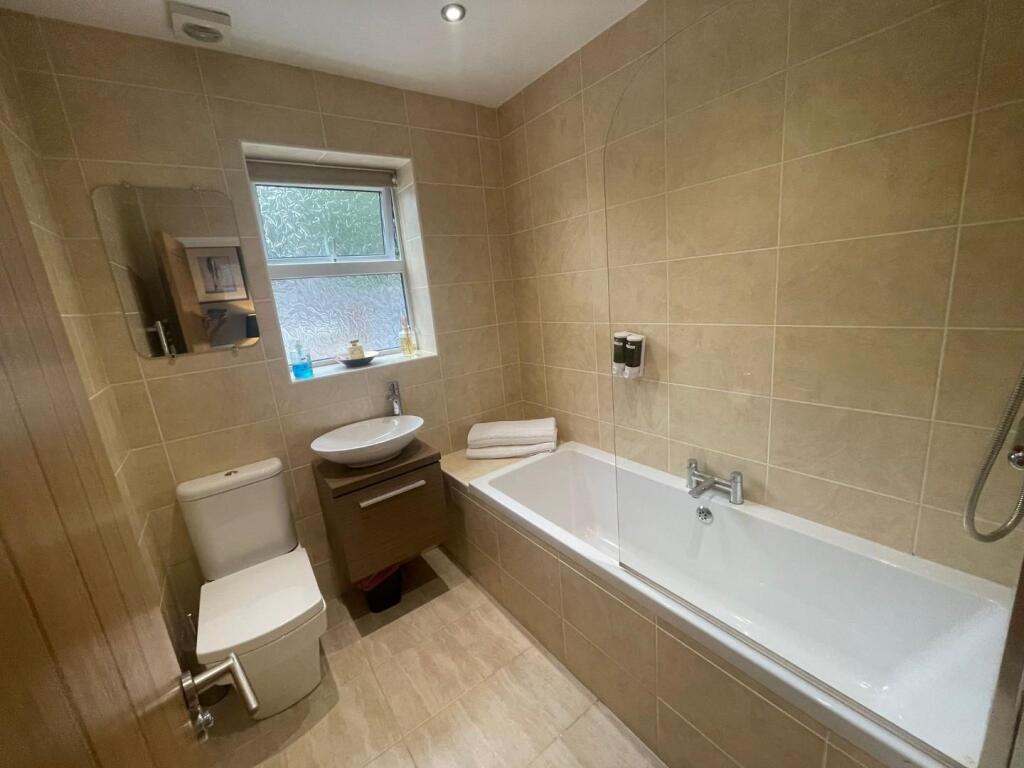 Bathroom.JPG