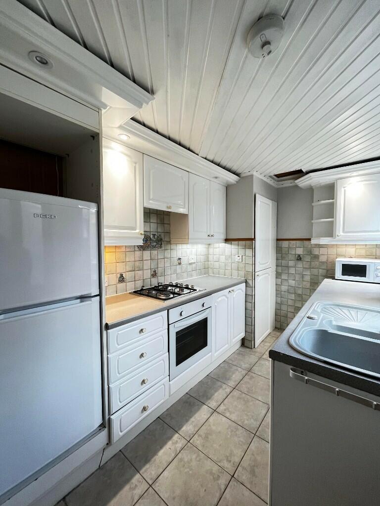 Kitchen With W/Goods