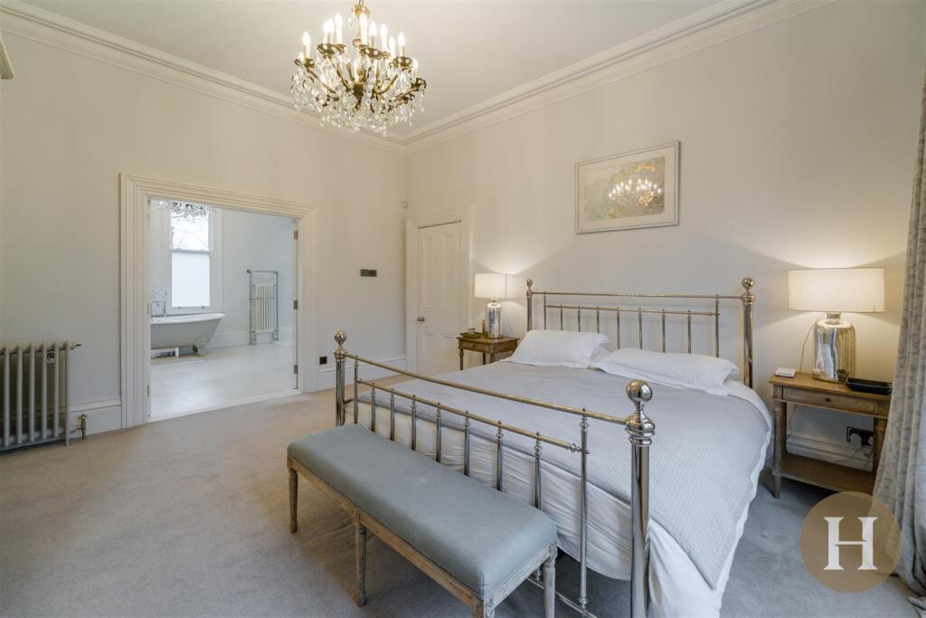 Hadleigh Estate Agents-52.jpg