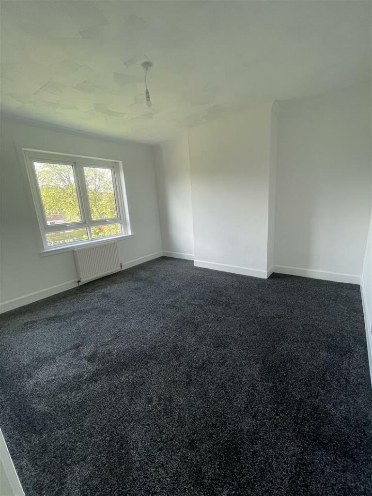 Bedroom 1.jpg